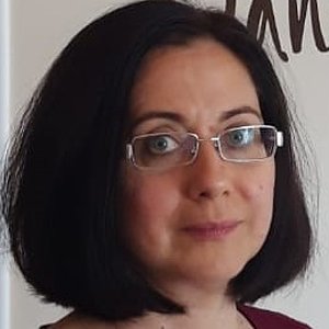  Monica Chis